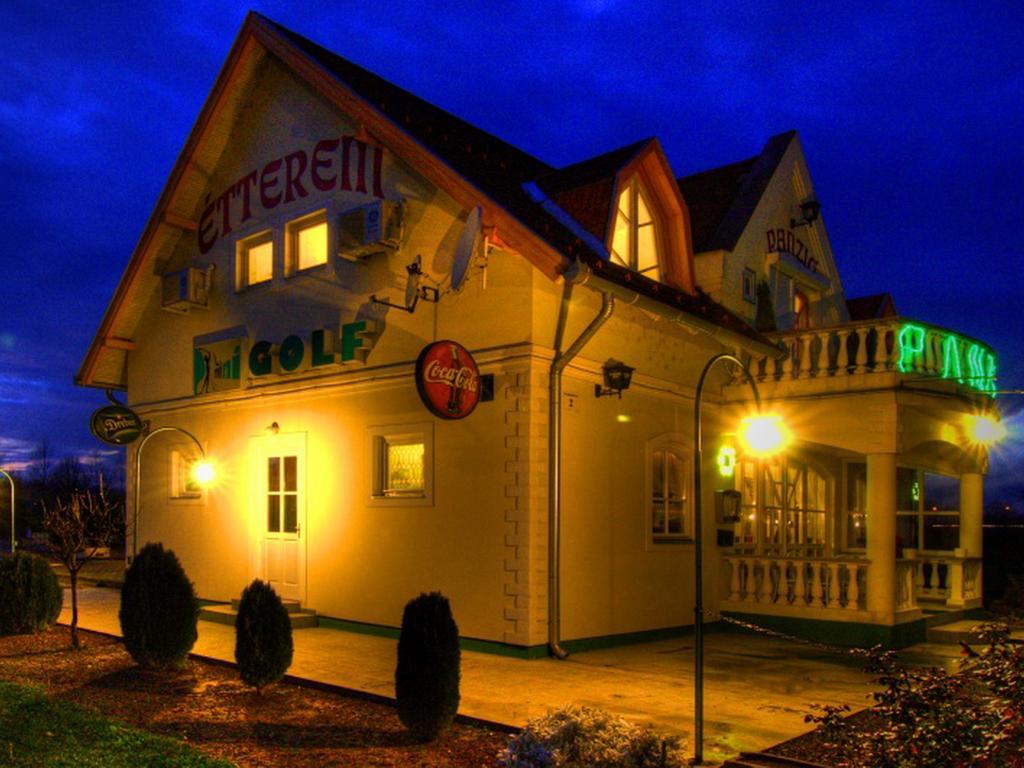Golf Étterem és Panzió Kaposvár Exterior foto
